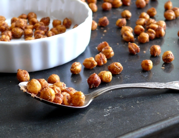 Crispy Cinnamon Chile Chickpeas a spoonful of yum