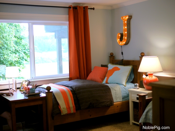 Noble Pig Jons room 5