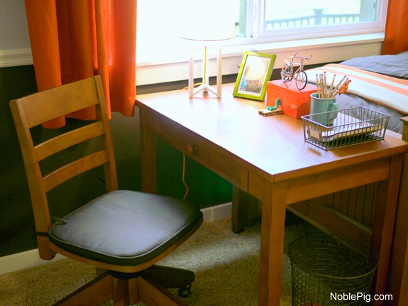 Noble Pig Jons room 6