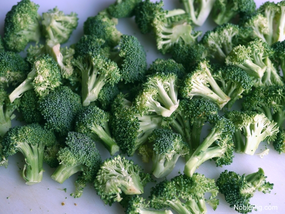 5 Minute Spicy Lemon Broccoli from Noble Pig