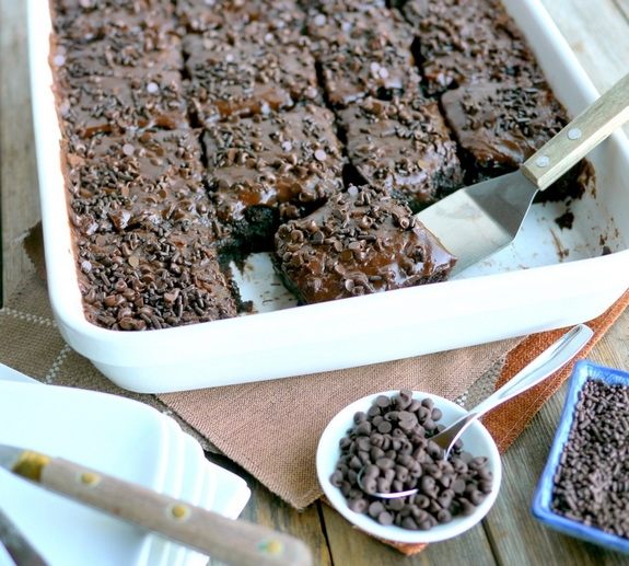 Gooey Rootbeer Chocolate Chip Cake just wowzer