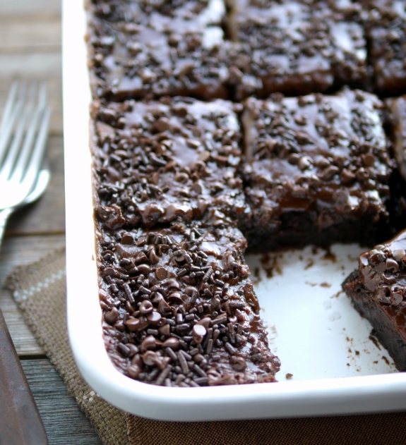 Gooey Rootbeer Chocolate Chip Cake