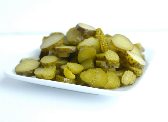Dill Pickle and Hot Pastrami Deli Pizza sliced pickles