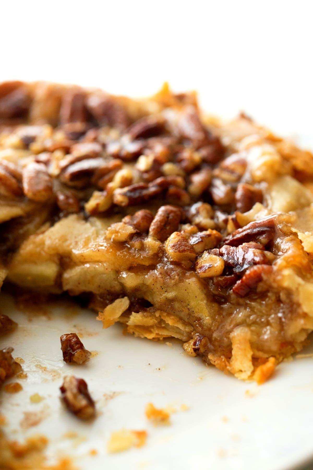 This upside down apple pie is easy to make and turns out beautifully every time—no crust-making skills needed. It has rave reviews and is a favorite for Thanksgiving or any holiday table. easy upside down apple pie