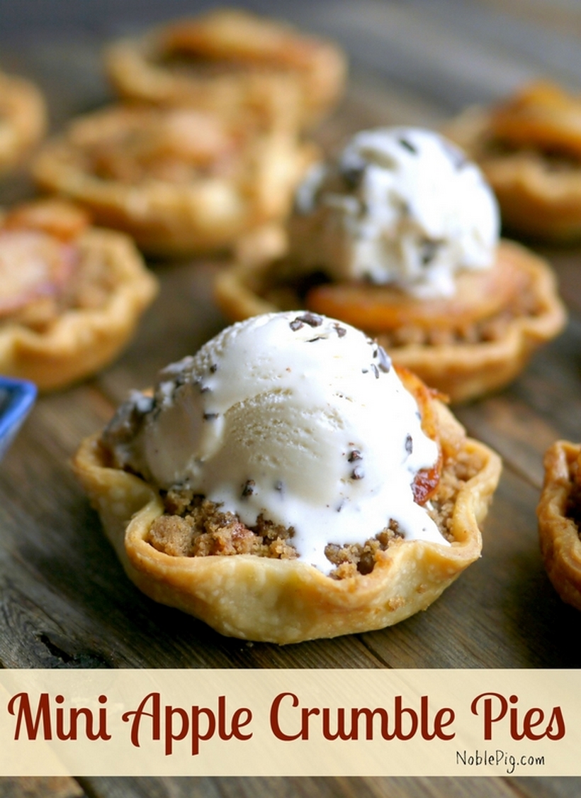 Pie skills are NOT necessary for these adorable MINI APPLE CRUMBLE PIES. They are sized perfectly to enjoy after a big meal. #noblepig #pie #minidesserts #holidaydessert #appledesserts #applepie