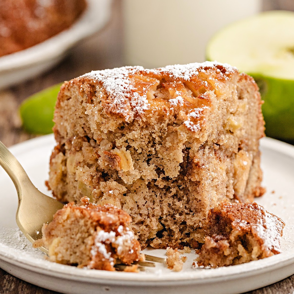 Brown Sugar Cinnamon Apple Bundt Cake