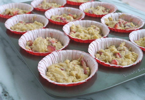 Bakery Style Strawberry Yogurt Crumb Muffins