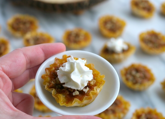 Pumpkin Pie Bites with Gingerbread Streusel 