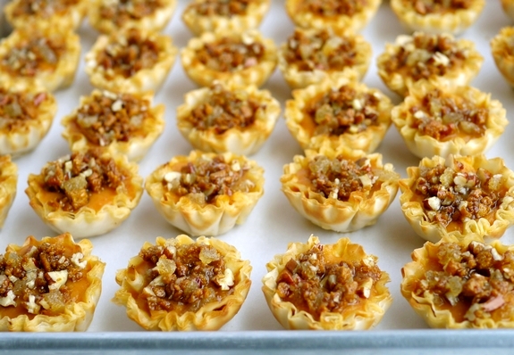 Pumpkin Pie Bites with Gingerbread Streusel