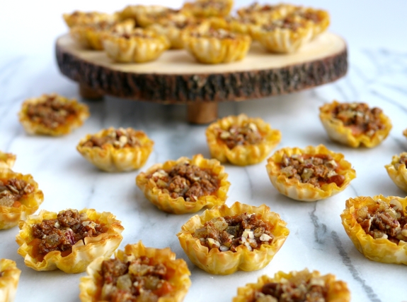 Pumpkin Pie Bites with Gingerbread Streusel 
