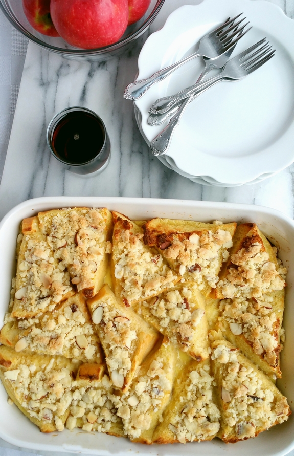 VIDEO + RECIPE: I can't think of a better way to wake up than with this Streuseled Overnight French Toast. You will appreciate how easy such a wonderful tasting breakfast is to put together. Enjoy it for Sunday brunch or a holiday meal. If there are any leftovers, they taste great too, from NoblePig.com. #noblepig #mothersday #frenchtoast #breakfast #overnightfrenchtoast