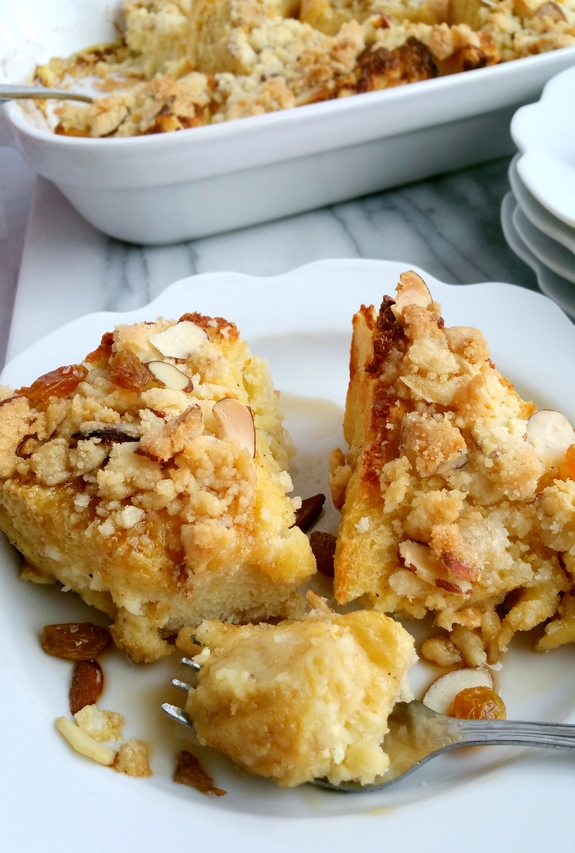 VIDEO + RECIPE: I can't think of a better way to wake up than with this Streuseled Overnight French Toast. You will appreciate how easy such a wonderful tasting breakfast is to put together. Enjoy it for Sunday brunch or a holiday meal. If there are any leftovers, they taste great too, from NoblePig.com. #noblepig #mothersday #frenchtoast #breakfast #overnightfrenchtoast