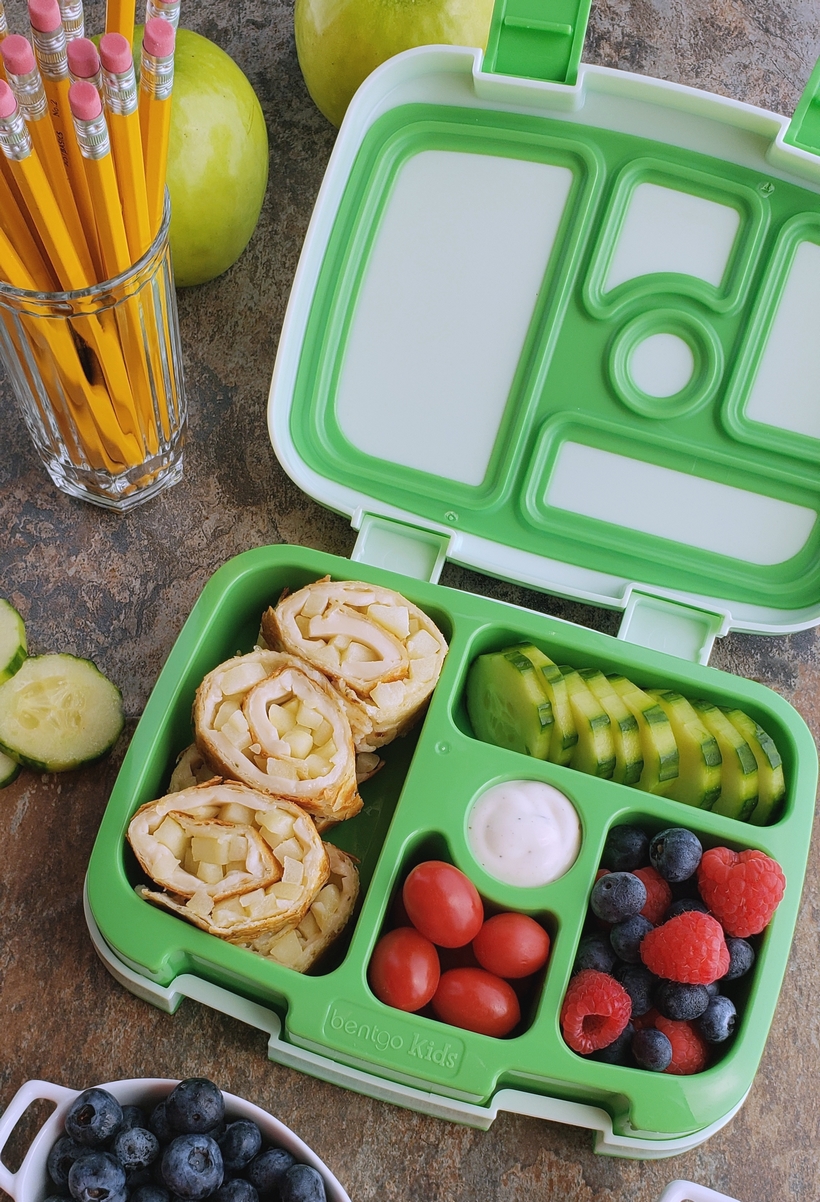 Fill that new lunchbox with these delicious Melty Smoked Gouda, Mozzarella and Apple Pinwheels. You will have a hard time believing this luscious tasting cheese is dairy-free! #noblepig #dairyfree #backtoschool #lunchbox #smokedgouda