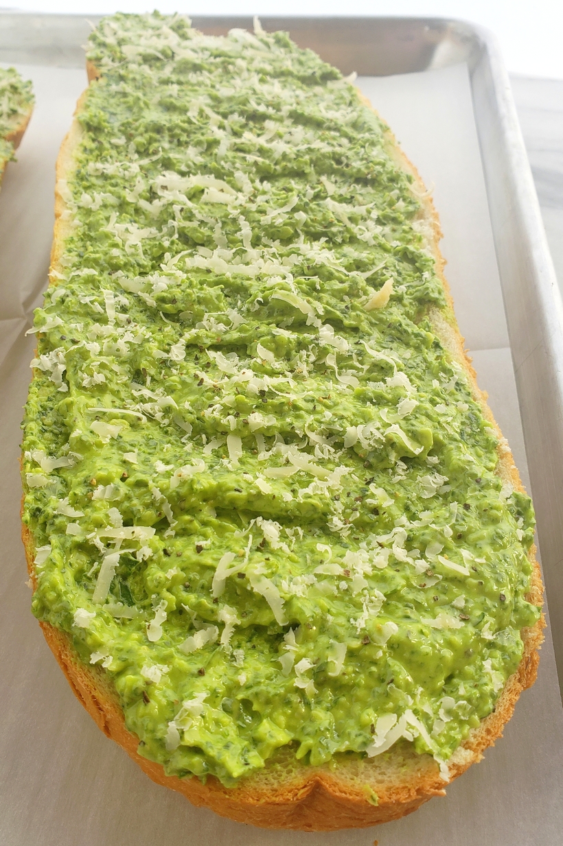 Use up your leftover parsley with this deliciously, flavorful Garlicky, Cheesy Parsley Bread. It's the perfect side dish for a bowl of pasta. #noblepig #parsley #garlicbread