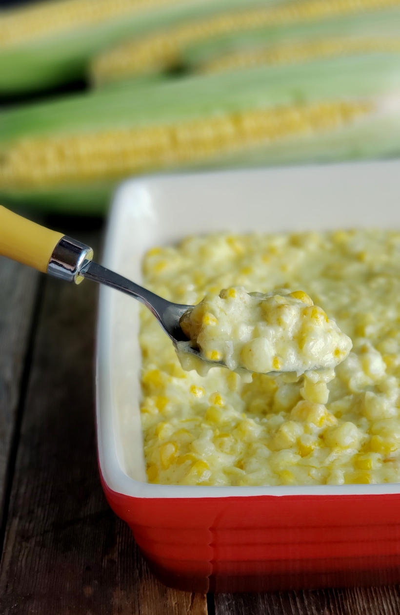 Take full advantage of sweet summer corn and make of batch of this delicious Fresh Creamed Corn. This classic American side dish will be a hit at your next barbecue. #creamedcorn Fresh Creamed Corn