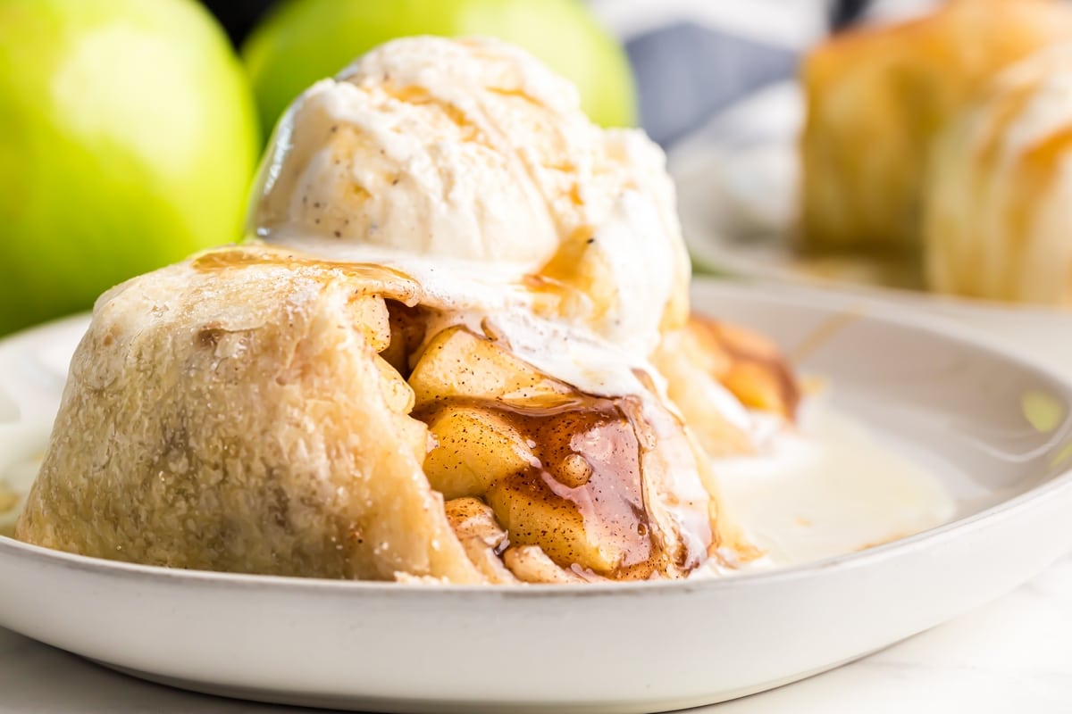 These Air Fryer Apple Pie Chimichangas are an easy, no-fuss way to enjoy apple pie—think of them as apple pie’s fun, crispy cousin, all without the hassle of frying! apple chimichangas