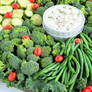 Christmas wreath vegetable tray