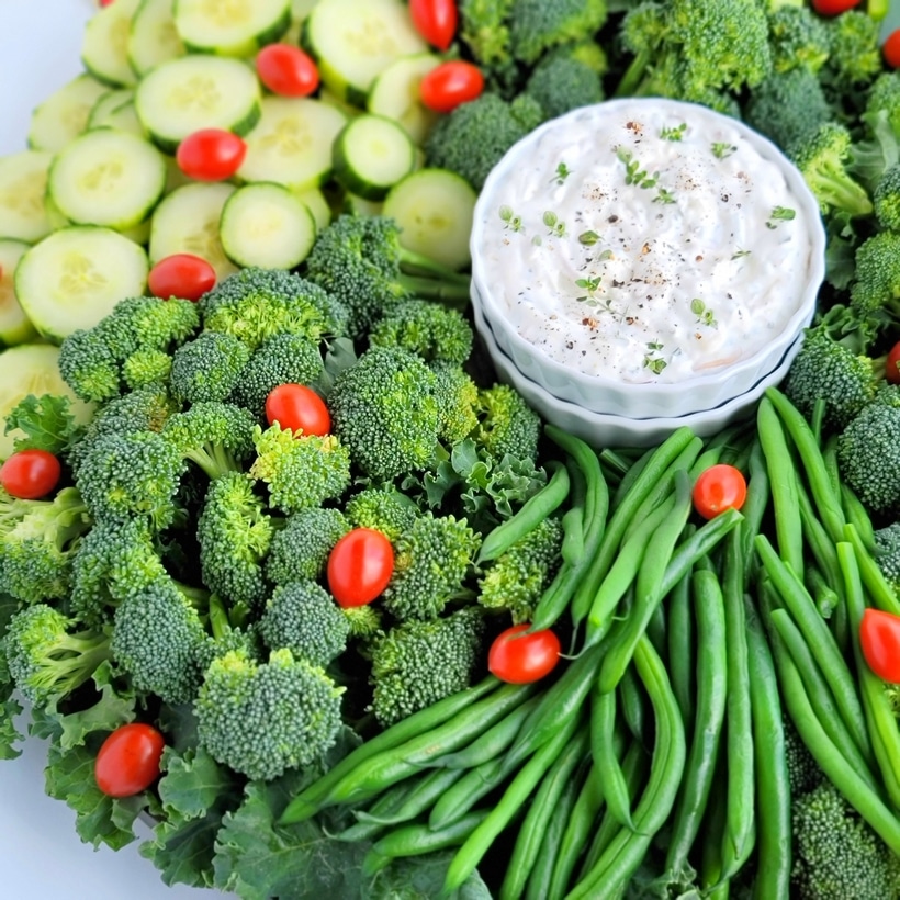 wreath vegetable tray