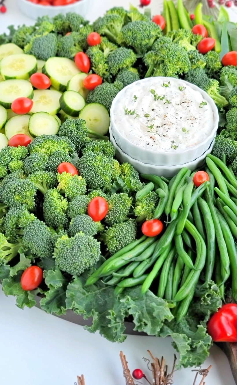 Christmas wreath veggie tray