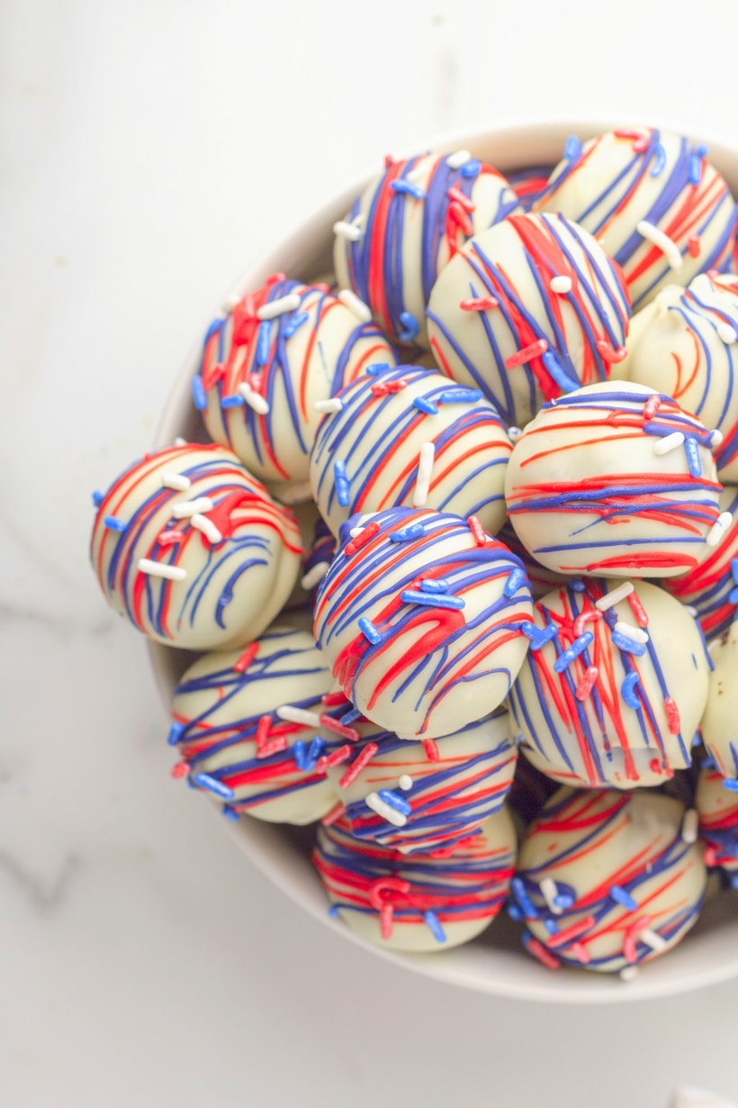 Patriotic Oreo Balls - they're a fine line between cookie and candy, but festive all the same. bowl of truffles