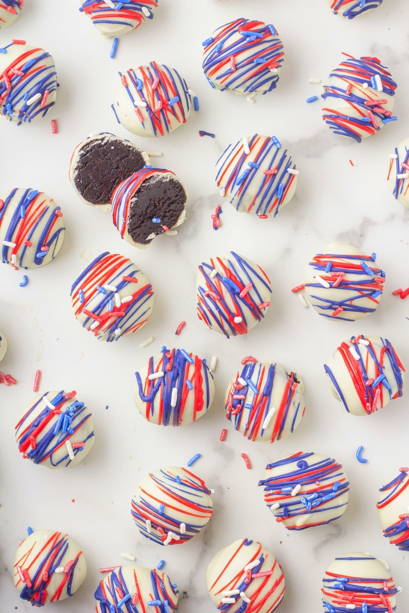 Patriotic Oreo Balls - they're a fine line between cookie and candy, but festive all the same. patriotic dessert