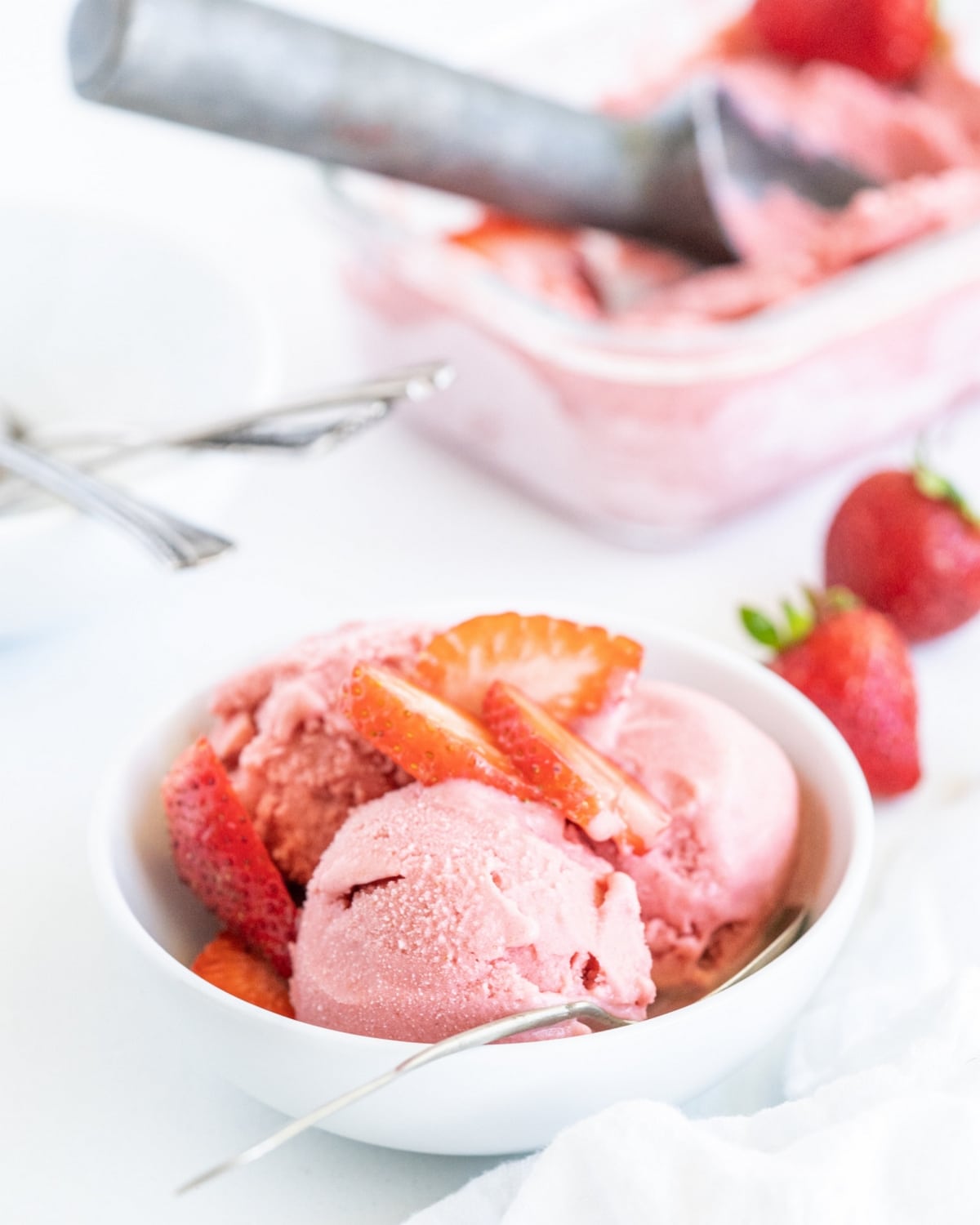 frozen strawberry yogurt