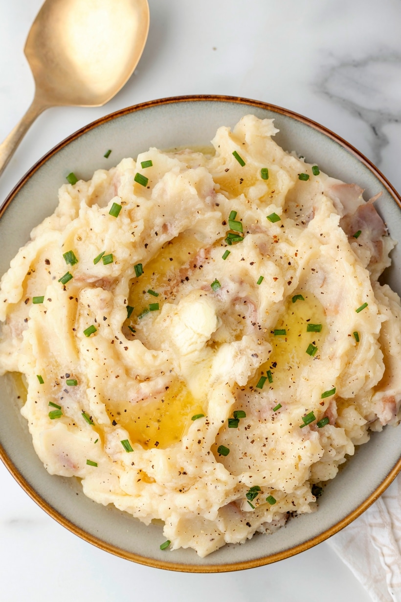 Instant Pot Mashed Potatoes are rich, creamy and flavorful in all the best ways. Using the pressure cooker is a tried-and-true method when it comes to making perfect mashed potatoes every time. mashed potatoes instant pot