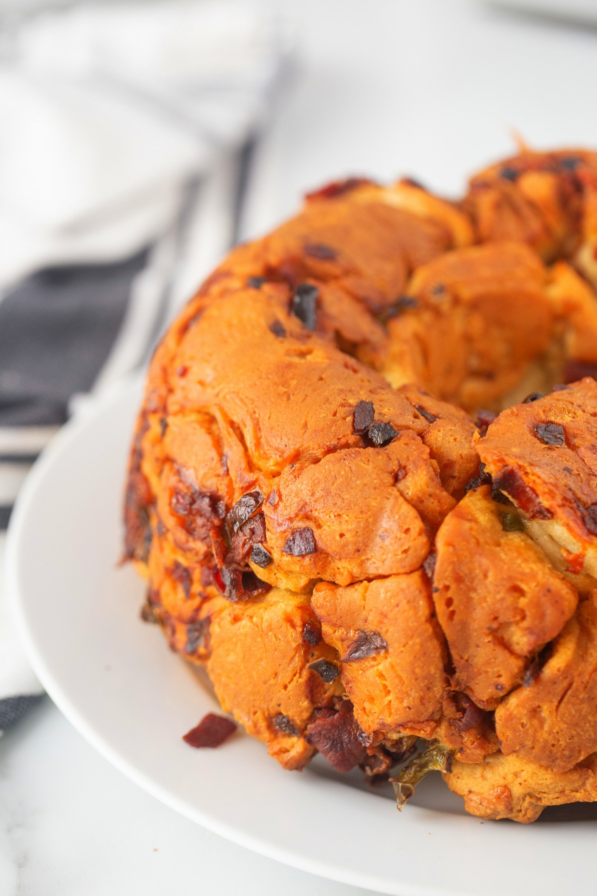 Pull-Apart Bacon Bread ready to eat. Pull-apart bacon bread Bundt pan