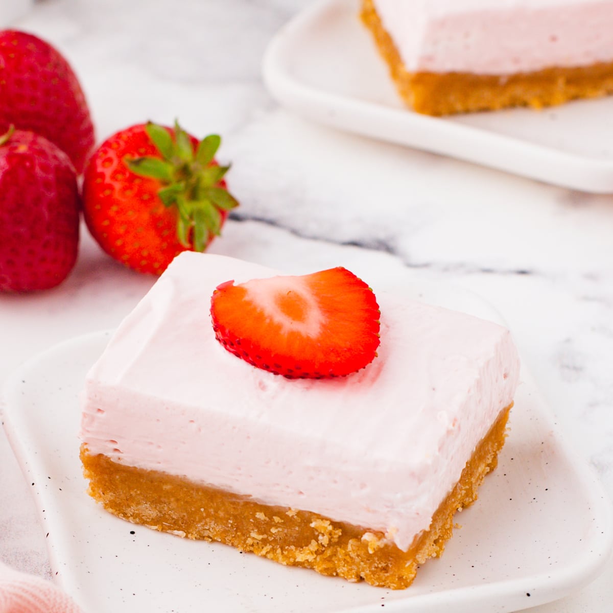 No-Bake Strawberry Cheesecake Bars