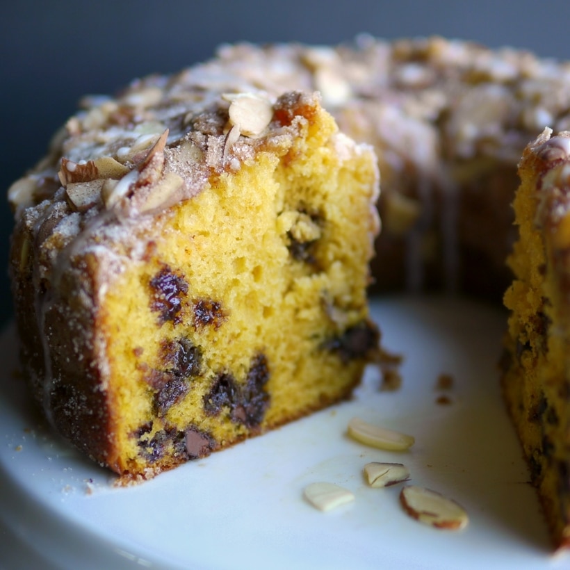 This Pumpkin Chocolate Chip Coffee Cake is a delicious reminder why pumpkin and chocolate are the perfect pairing. pumpkin chocolate chip coffee cake