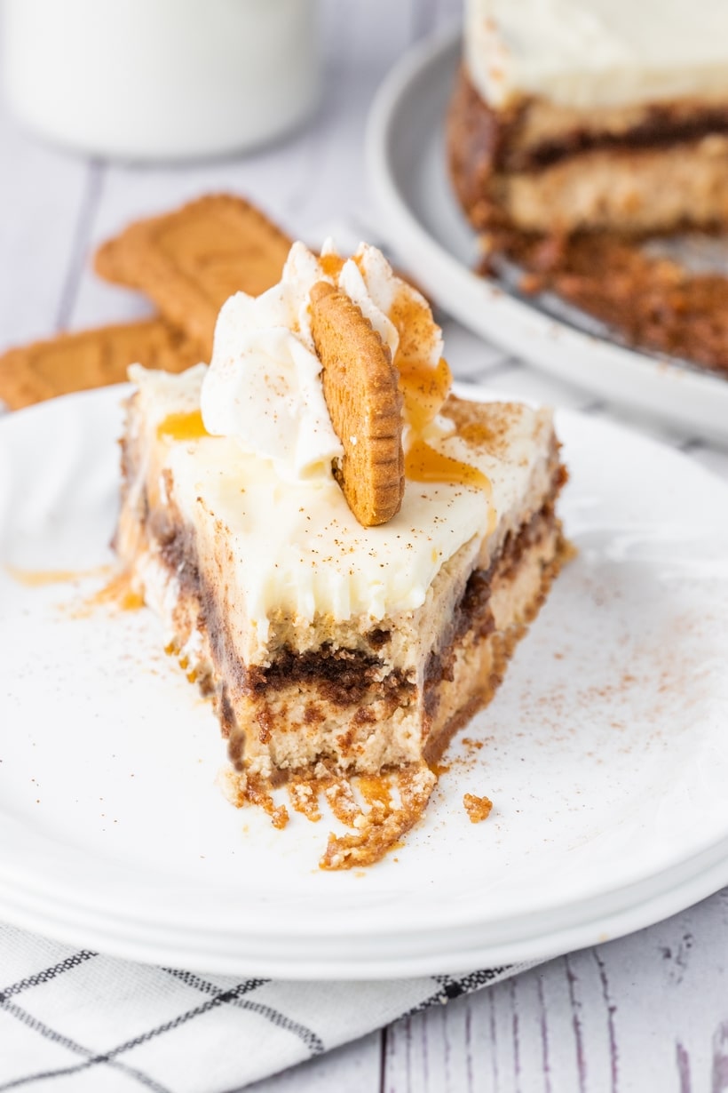 Have you enjoyed a slice of the Cinnabon Cinnamon Swirl Cheesecake from the Cheesecake Factory? While that cheesecake includes layers of vanilla crunch cake, this "cheesecake only" version is creamy and delicious, with thick veins of cinnamon swirl running through the middle. Every bite of this tangy and sweet cheesecake is covered in a cream cheese glaze and reminiscent of your favorite cinnamon roll. cinnamon roll cheesecake