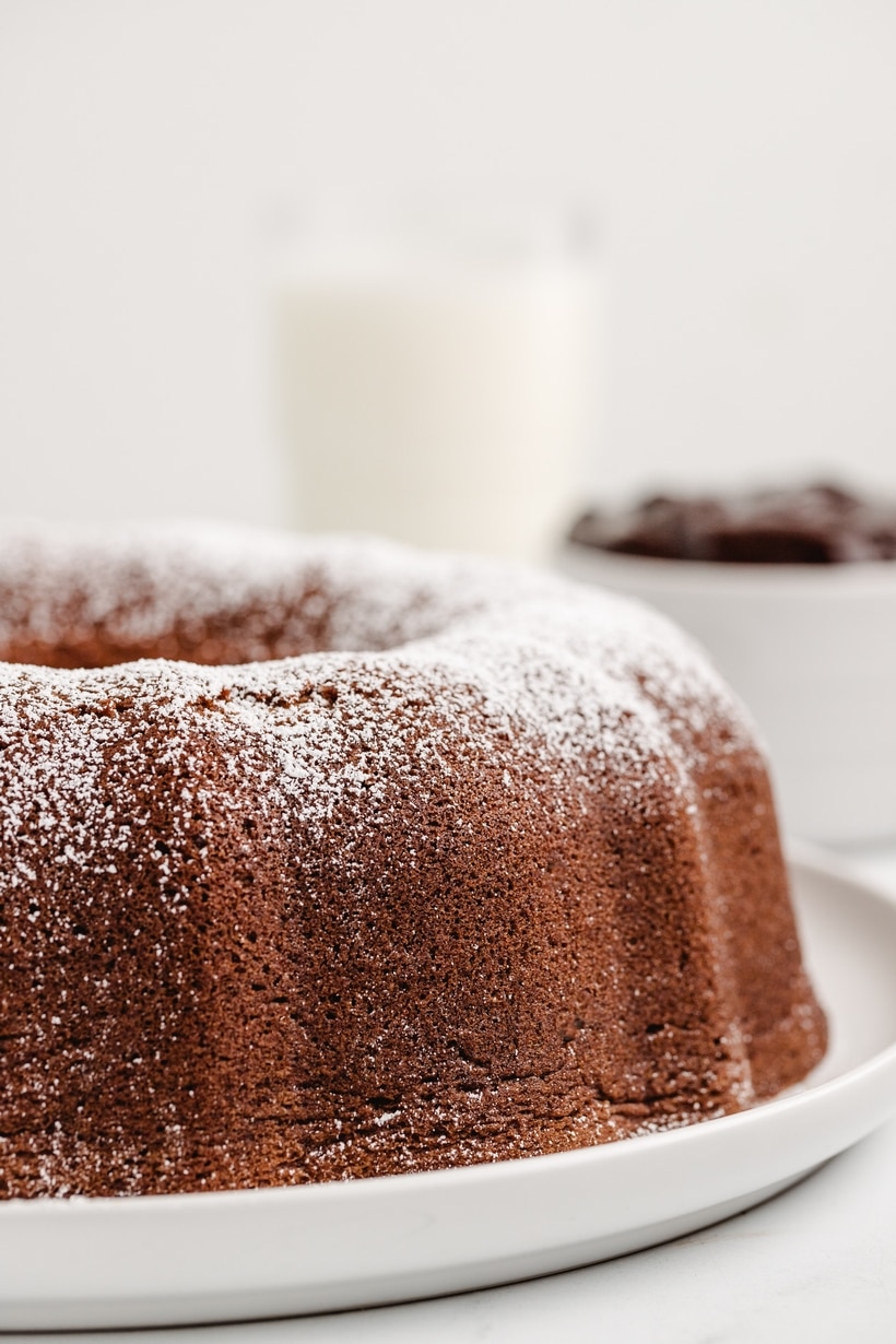 Chocolate pound cake undergoes a delicious transformation with the addition of Earl Grey tea in both the batter and dark chocolate drizzling sauce, infusing them both with the delicate nuances of bergamot. The intricate combination of flavors unfolds in every bite. pound cake