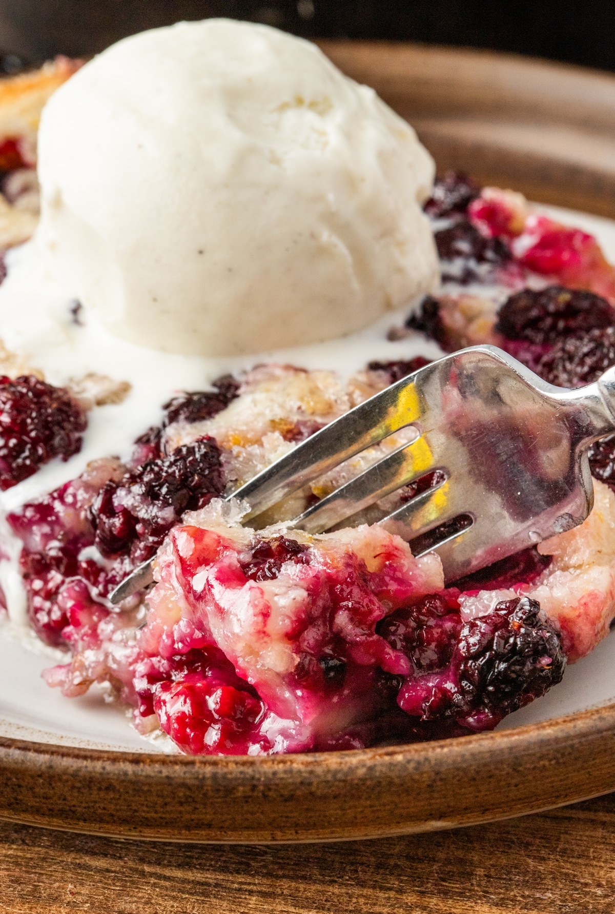 rustic blackberry cobbler
