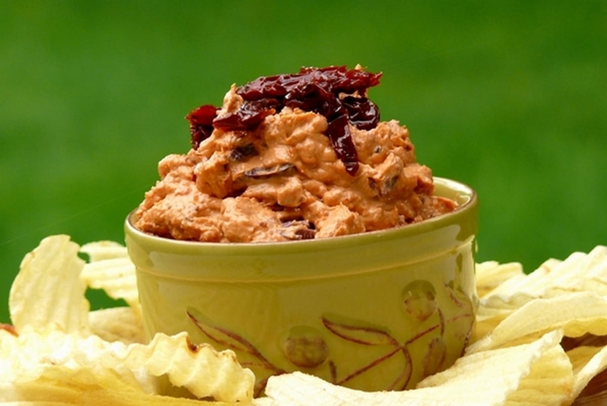 Sun Dried Tomato Dip with Roasted Garlic and Kalamata Olives
