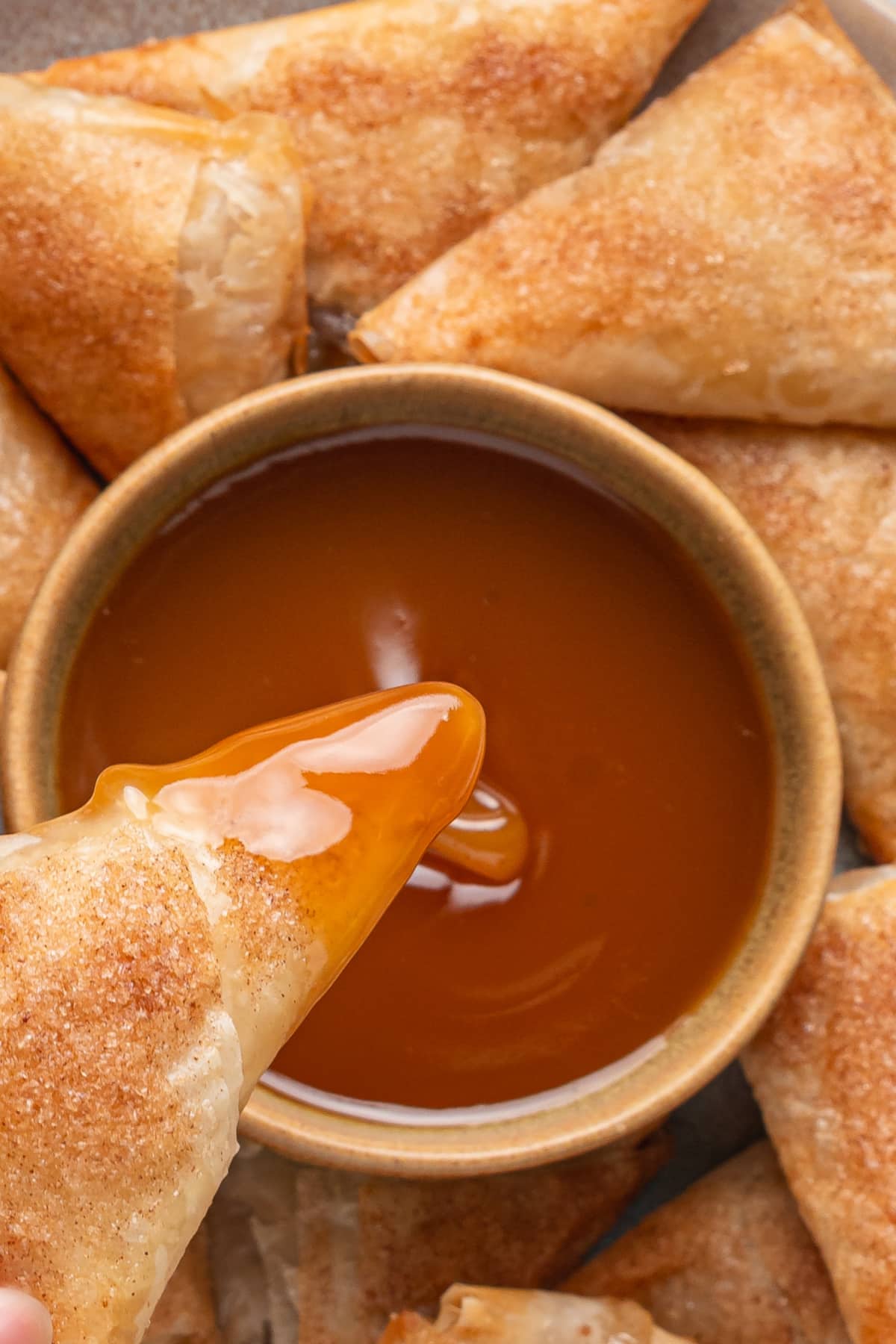 apple-pie-samosas-dipped-caramel-sauce