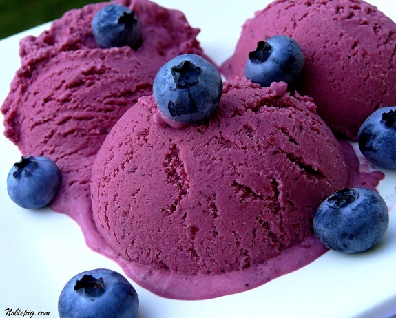 Cool down with a refreshing treat - blueberry sour cream ice cream. A rich and decadent dessert that tastes like cheesecake. blueberry sour cream ice cream